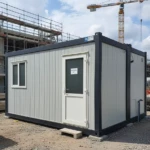 Vestiaire de chantier et industries salissantes : comment gérer efficacement l’hygiène des équipes ?